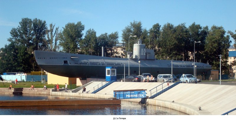 Подводная лодка памятник в Санкт-Петербурге