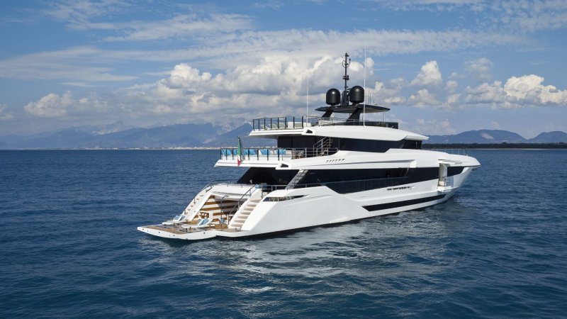 Яхта Mangusta Oceano 43