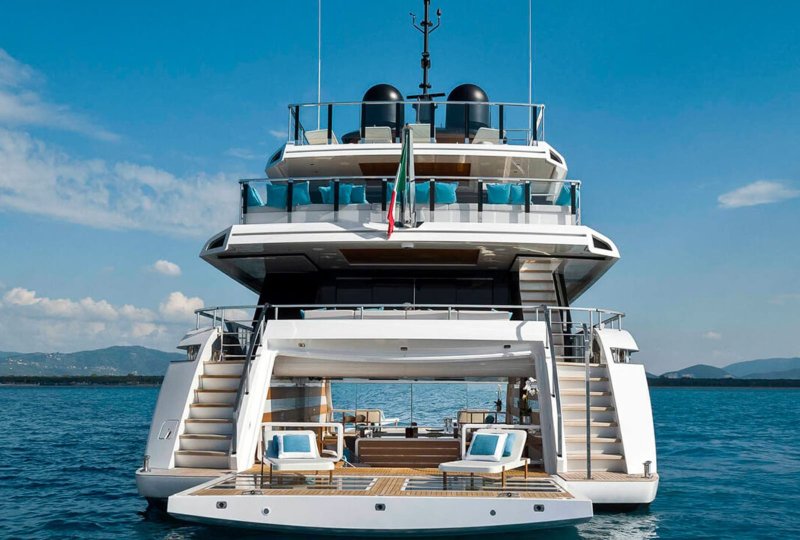 Яхта Mangusta Oceano 43