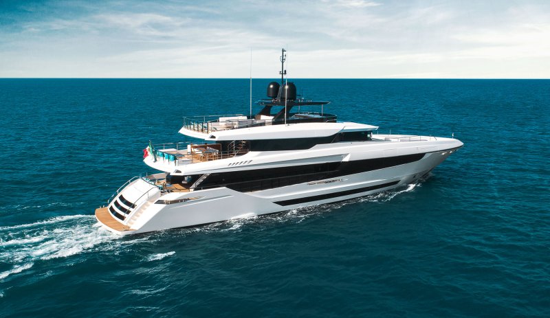 Яхта Mangusta Oceano 43