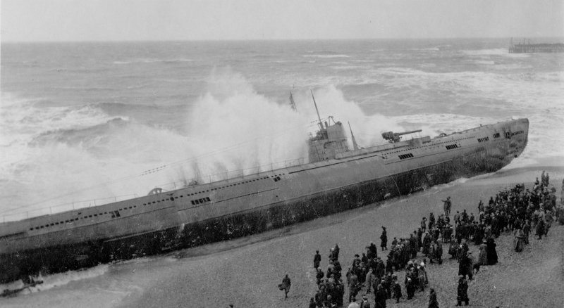 Немецкая подводная лодка «u-118», выброшенная на берег. Гастингс.