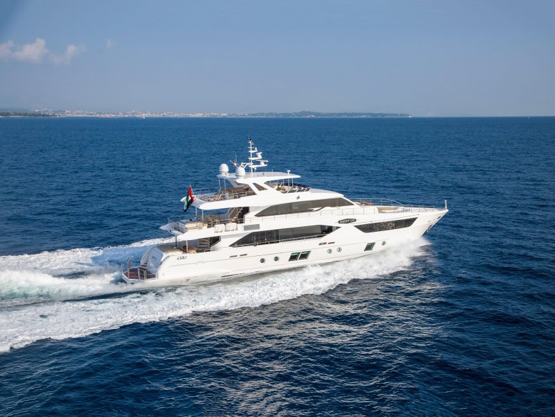 Majesty Yachts 110
