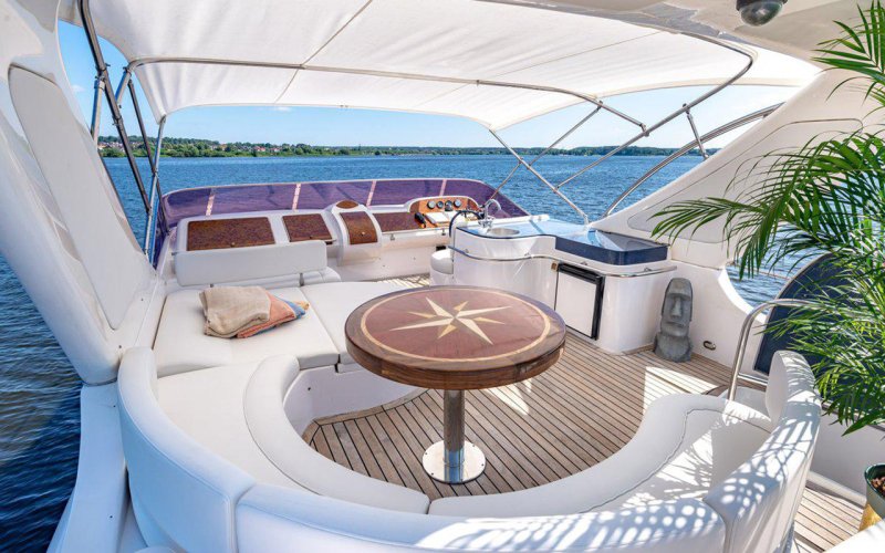 Fleetphoto Majesty Yachts