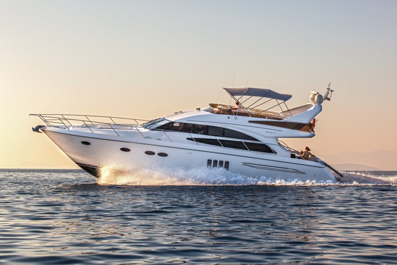 Катер Princess 62
