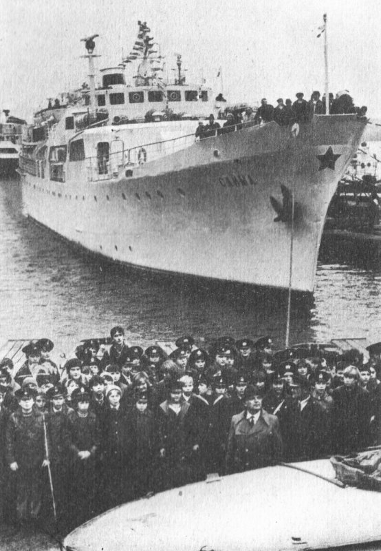 Клуб юных моряков корабль Ленинград