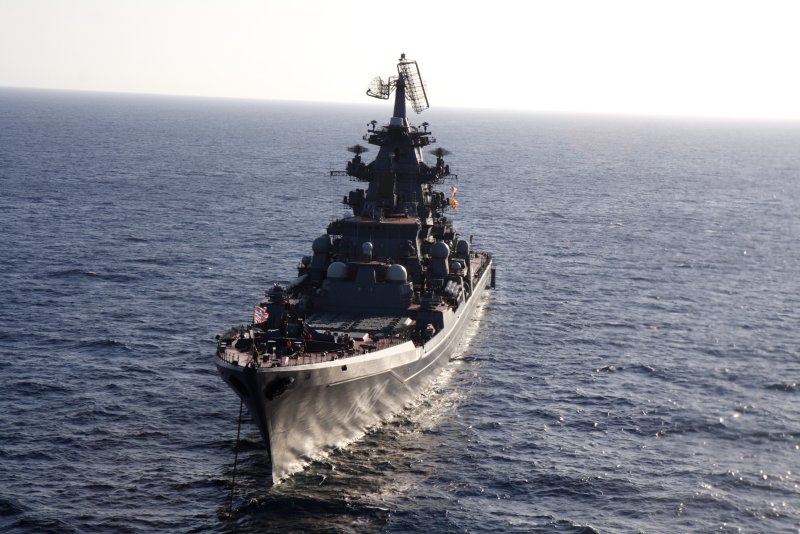 Крейсер пётр Великий в море