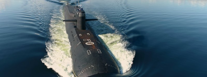 Вертикальные обои подводная лодка БДРМ на смартфон