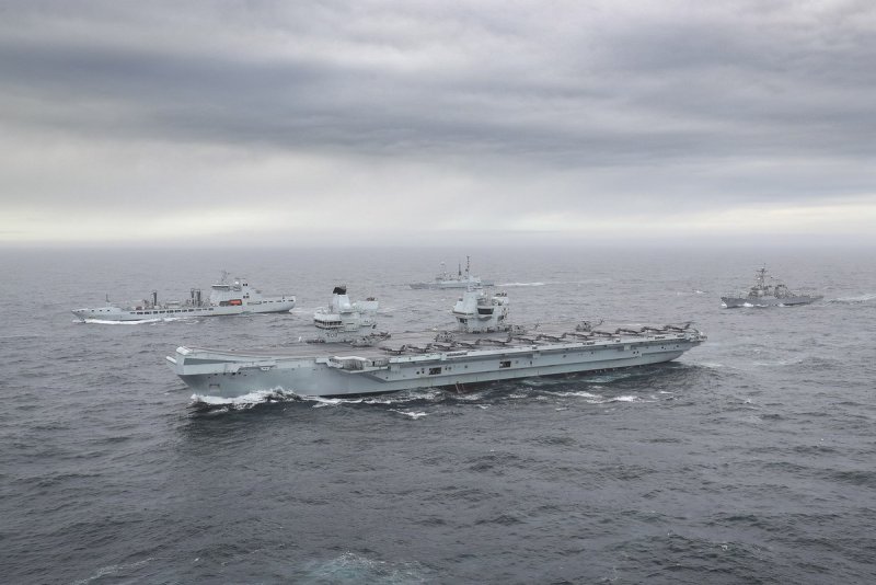 Авианосец HMS Queen Elizabeth ВМС Великобритании