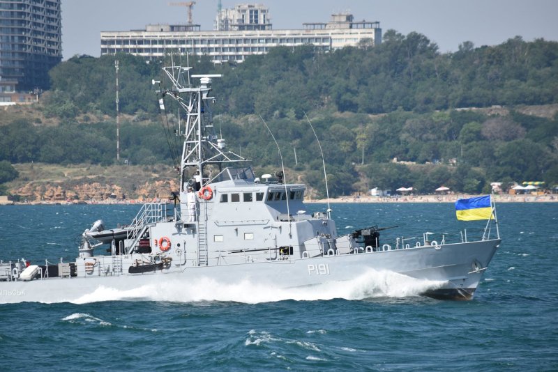 Катер Славянск ВМС Украины