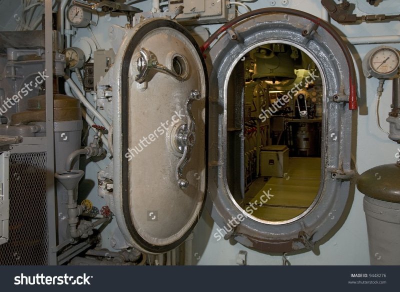 Двери на подводных лодках