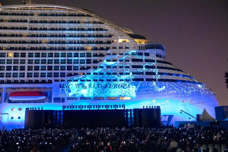 Лайнер MSC Virtuosa новый лайнер