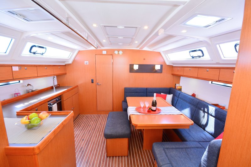 Bavaria 46 Cruiser каюты