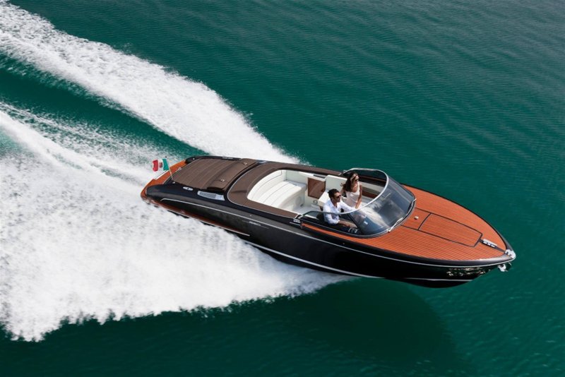 Катер Riva Iseo