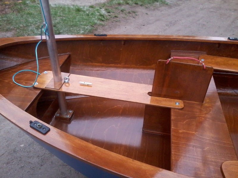 Лодка Бриз 26