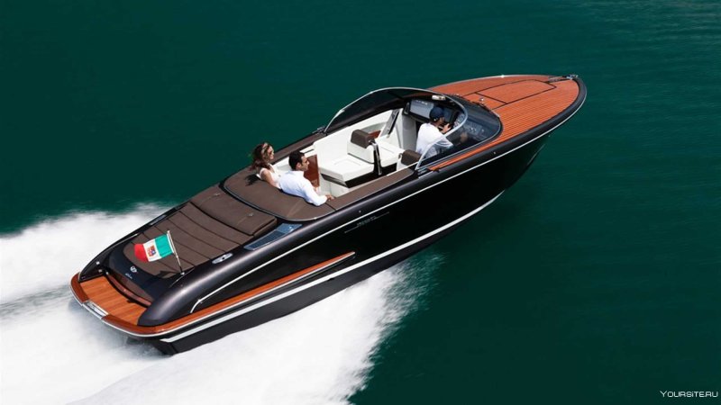 Yacht Riva Iseo