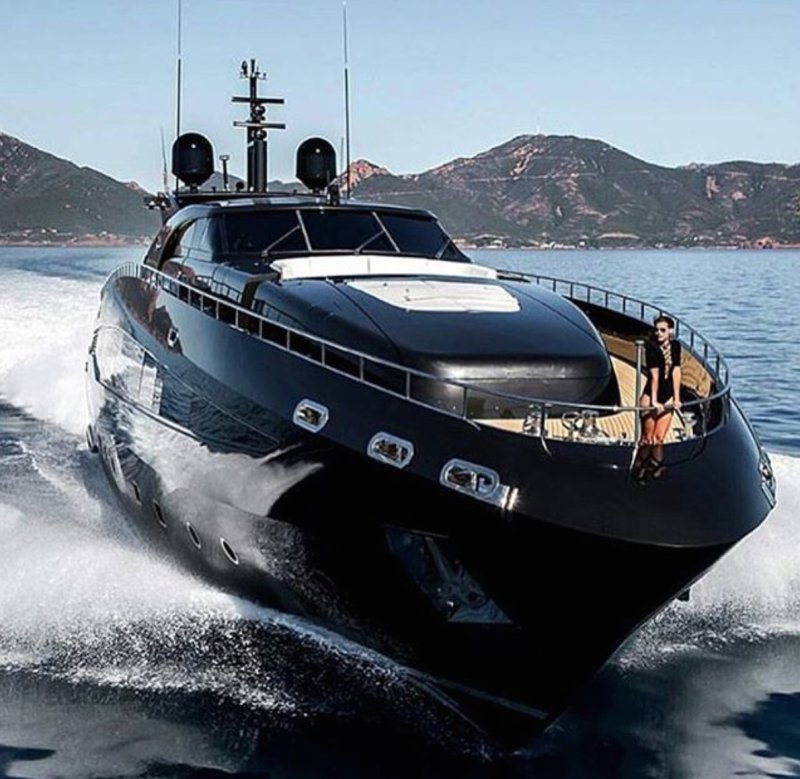 Яхта Black Diamond
