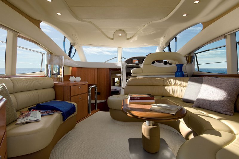 Azimut 42 яхта
