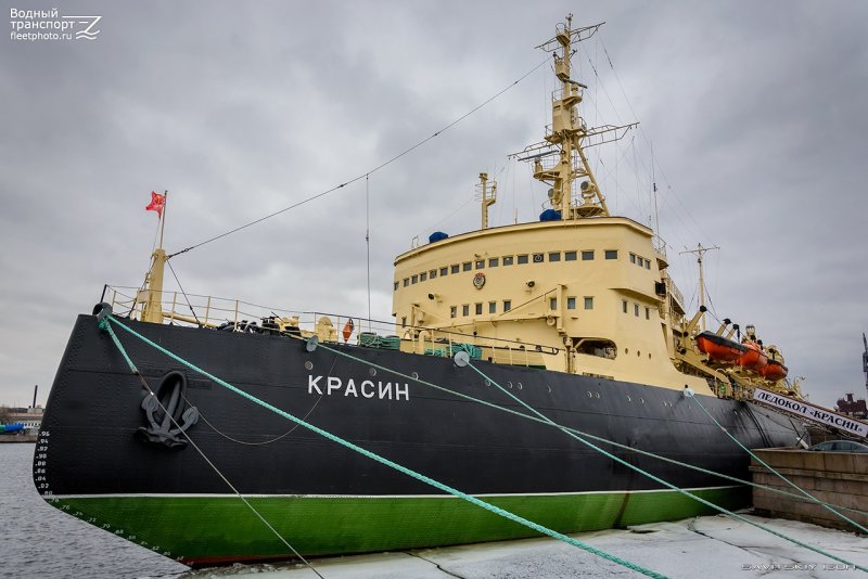 Ледокол Красин картина