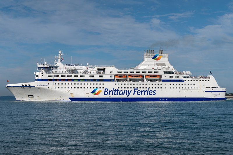 Ferry судно