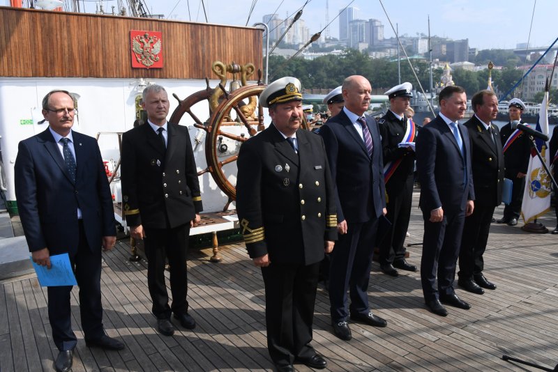 Мурманск Калининград корабль