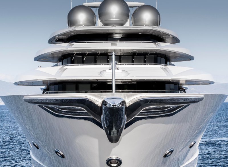 Мегаяхта Amadea