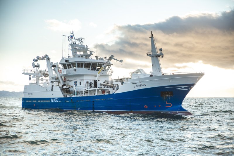 Траулер sk4106r