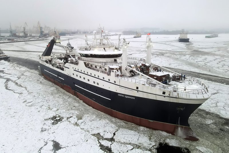 Ст-192 траулер Адмиралтейские верфи