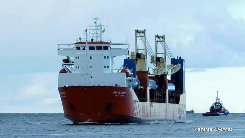 Сухогруза Baltic leader в ла-Манше.