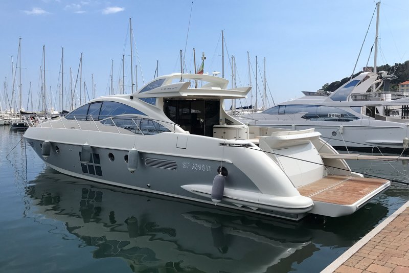Яхта Азимут 62 s