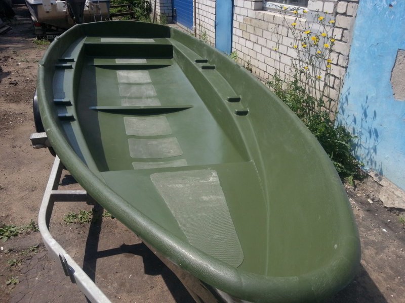 Пластиковая лодка Пелла