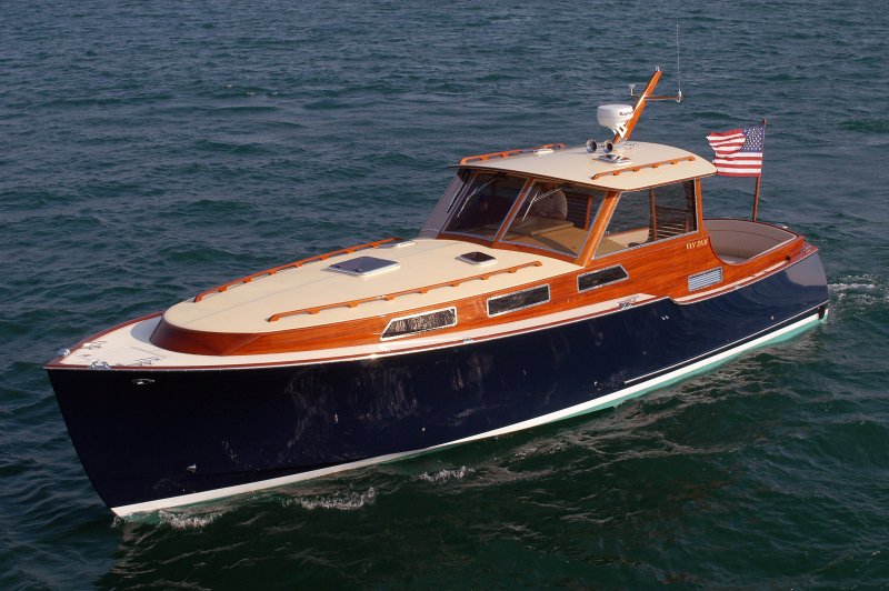 Катер ретро круизер