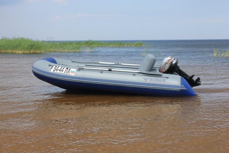 Надувная лодка флагман 380
