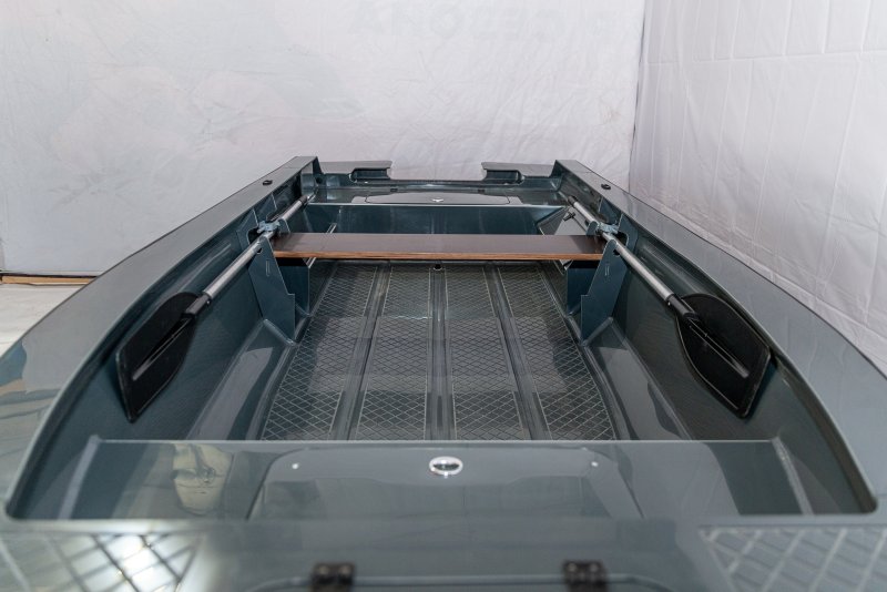 Лодка swimmer 370 XL