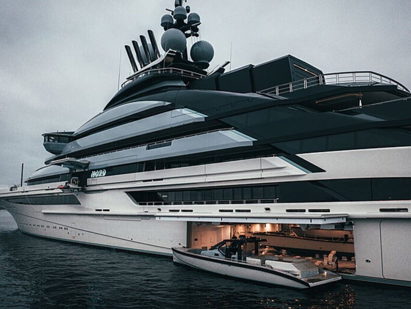 Яхта Норд Алексея Мордашова