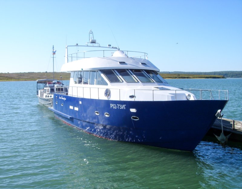 Катер Виктория