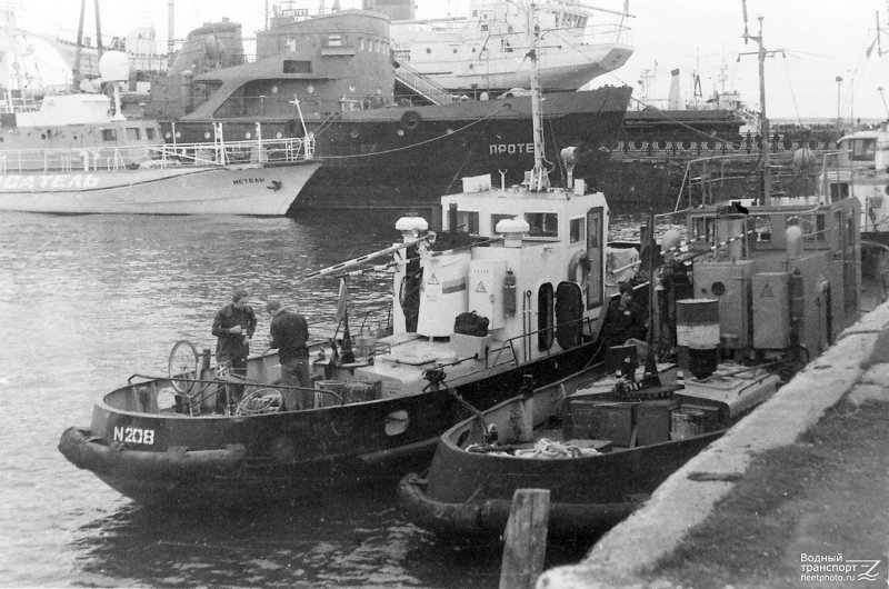 Буксир Протей