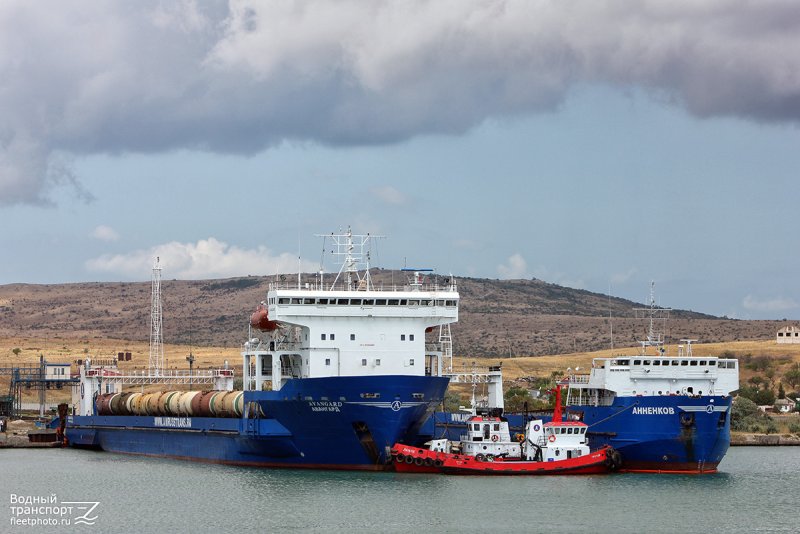 Буксир Доковец Крым