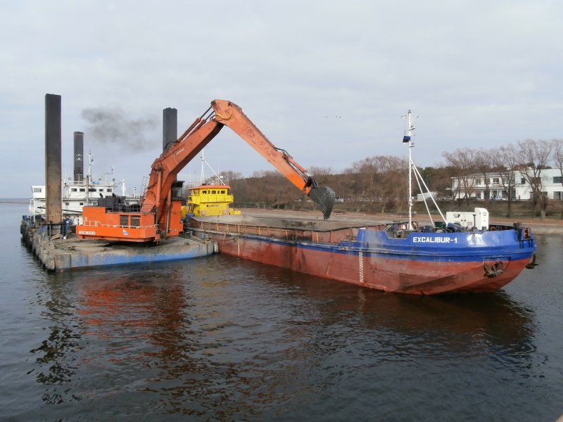 Несамоходный земснаряд редут