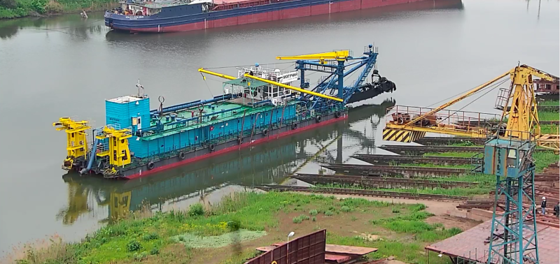 Земснаряд Камский 212