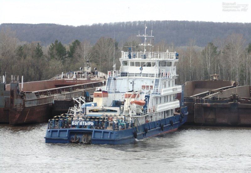 Буксир Василий Осипов