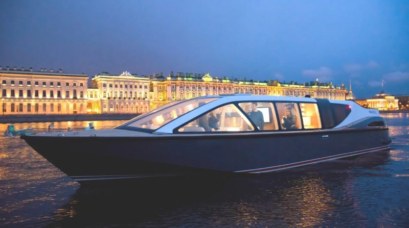 Яхта в Санкт перетрубрг