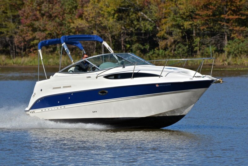 Моторная яхта Bayliner 245