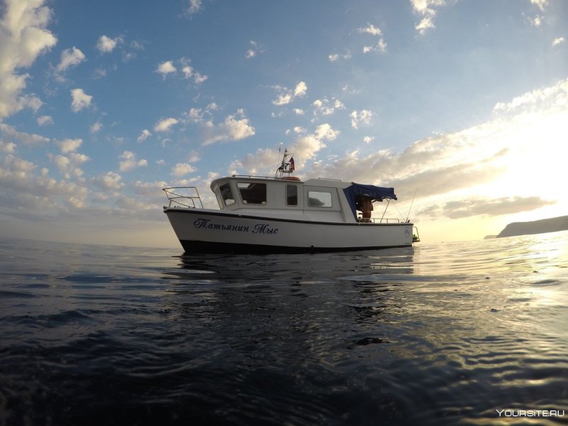 Морские прогулки на катере