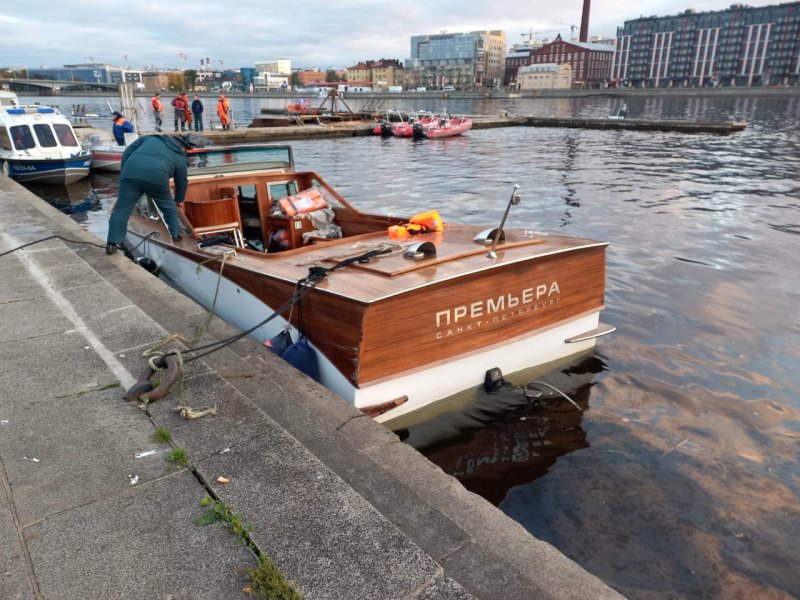 Авария лодка в мост СПБ