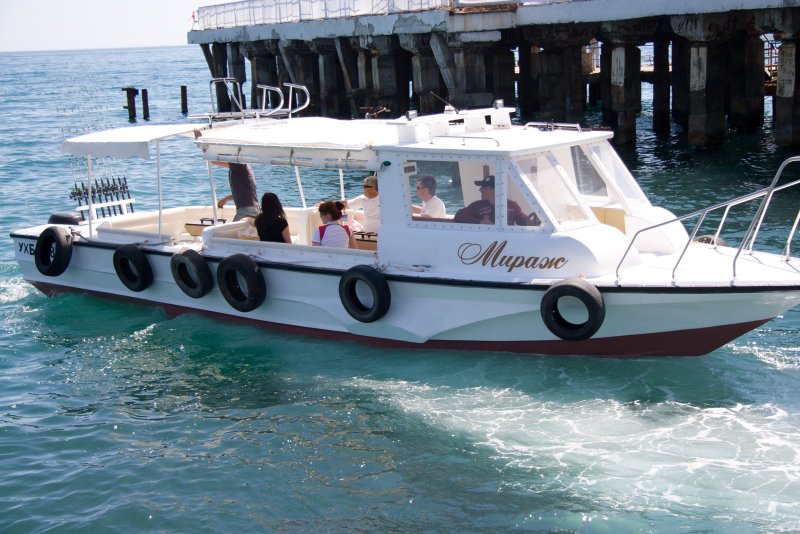 Прогулочно-экскурсионный катер