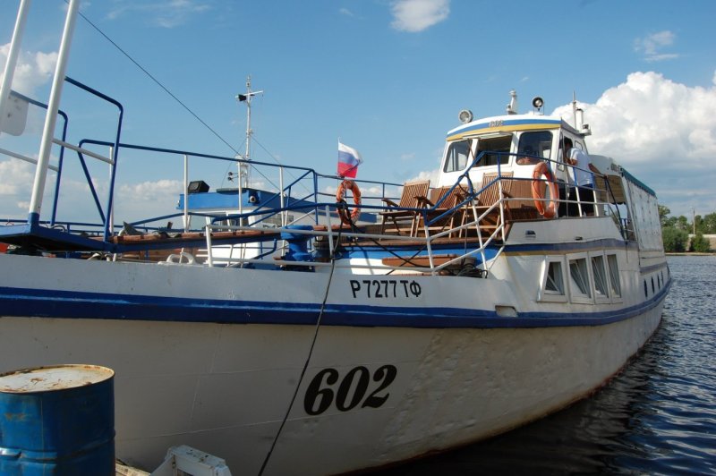 Прогулочный катер Шадин