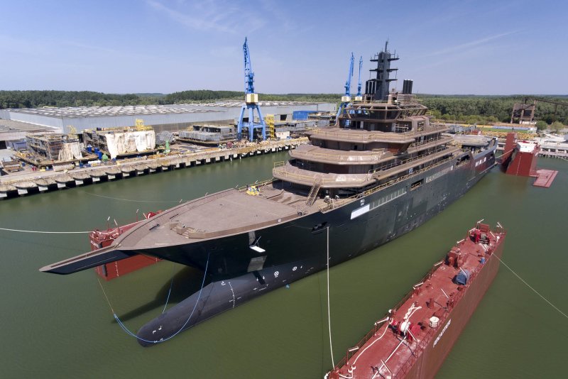 Суперяхта Rev Ocean