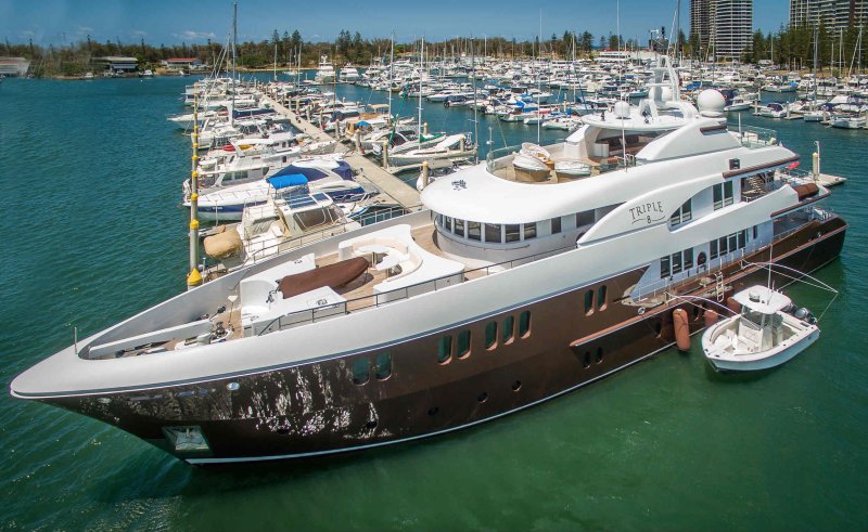 Круизная яхта