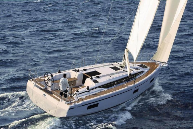 Bavaria 37 Cruiser 2015