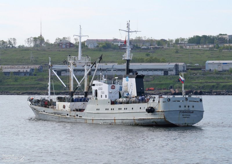 Рефрижераторное судно речное